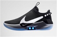 Copertina di Nike Adapt BB, le prime scarpe da basket auto-allaccianti controllate via app