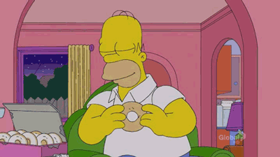 Homer si inietta una ciambella in vena come se fosse una droga