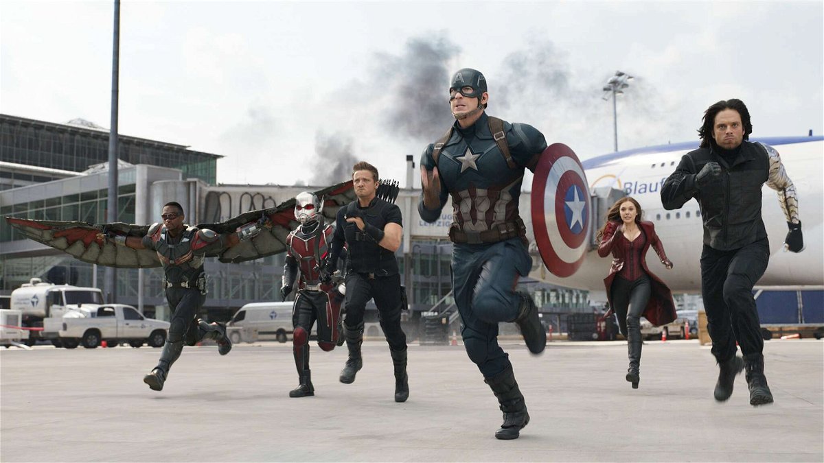 Capitan America guida l'assalto in Civil War