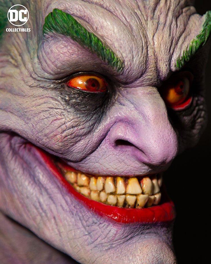 Primo piano dellosguardo del busto di Joker di Rick Baker