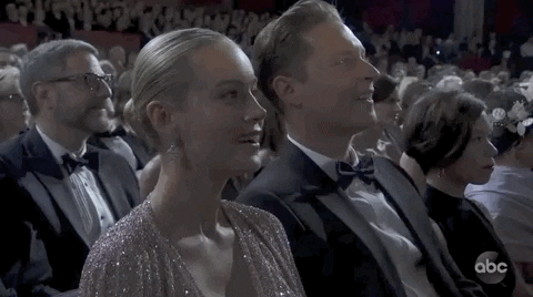 Brie Larson durante l'esibizione di Eminem agli Oscar 2020