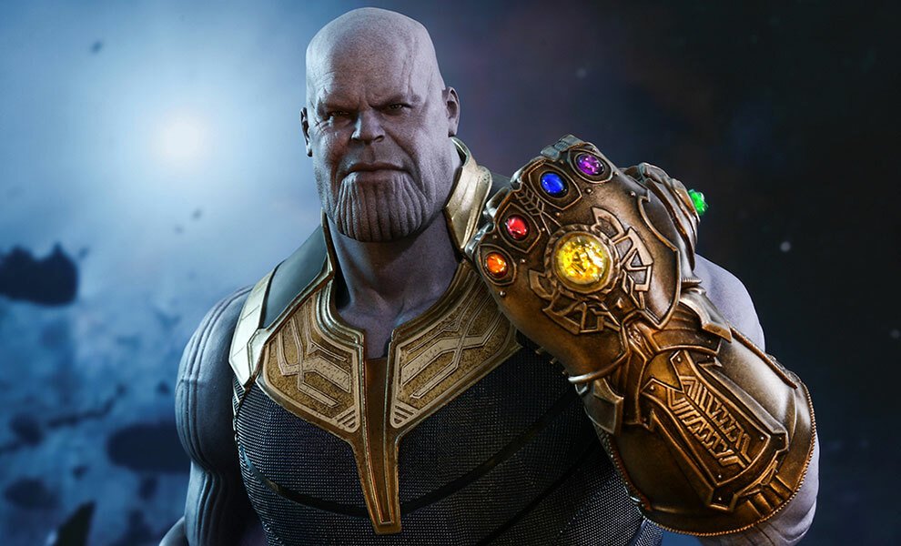 Thanos col Guanto dell'Infinito ricreato da Hot Toys