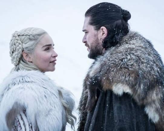 Jon e Daenerys insieme in Game of Thrones 8x01