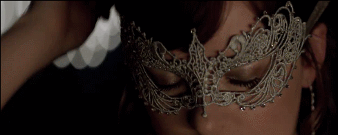 Anastasia in maschera in Cinquanta sfumature di nero