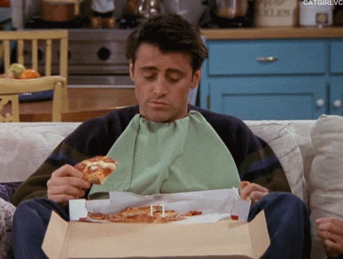 Joey Tribbiani mangia la pizza
