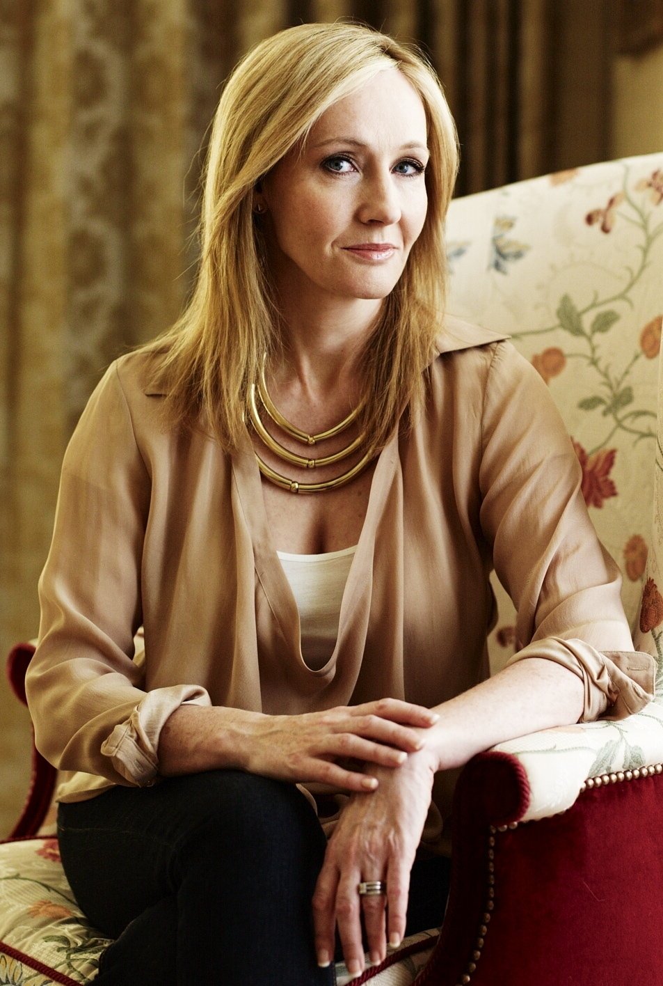 J.K.Rowling, mezzobusto della scrittrice