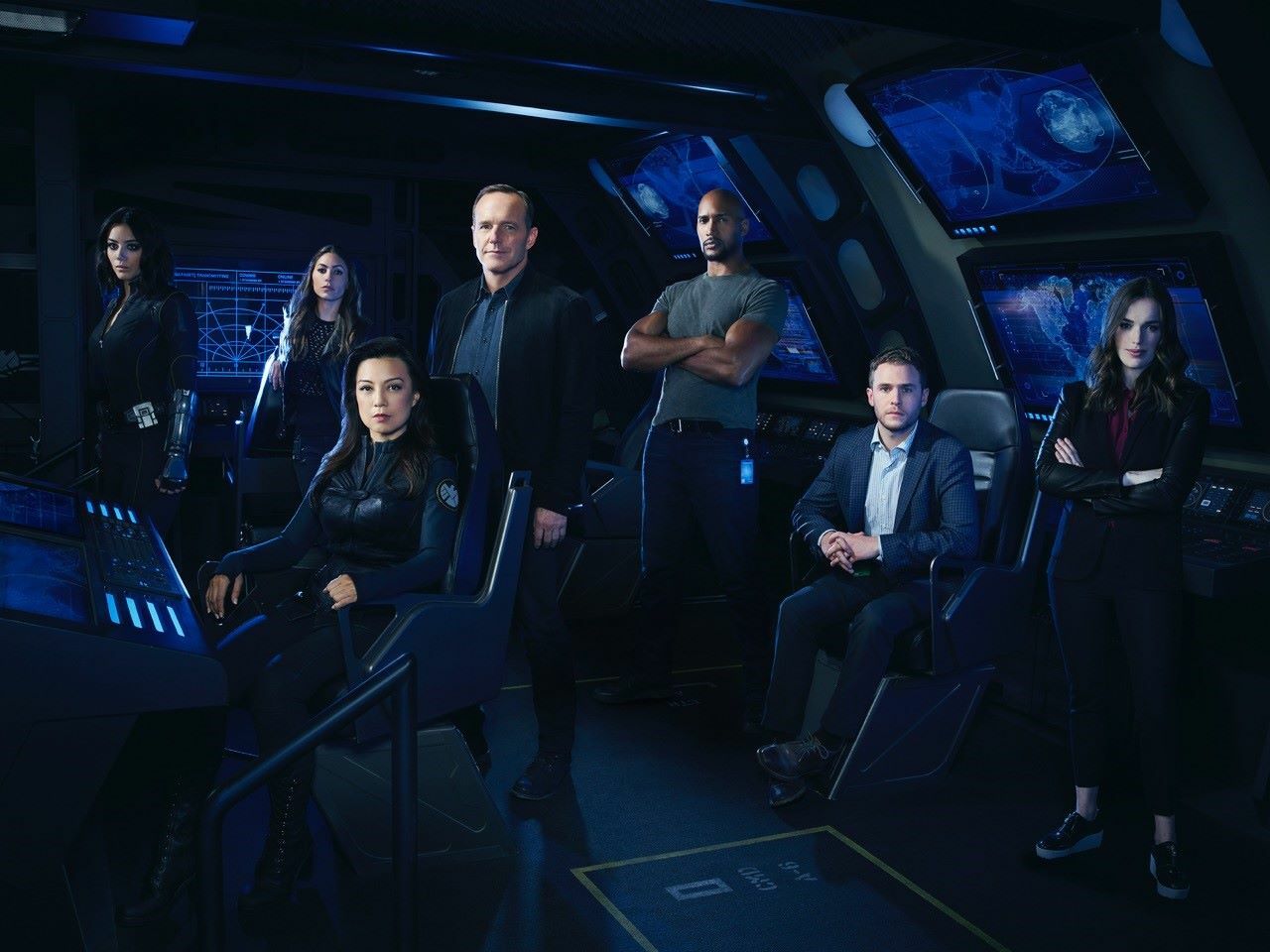 Clicca per vedere l'immagine originale Il cast di Agents of S.H.I.E.L.D. in una foto promozionale