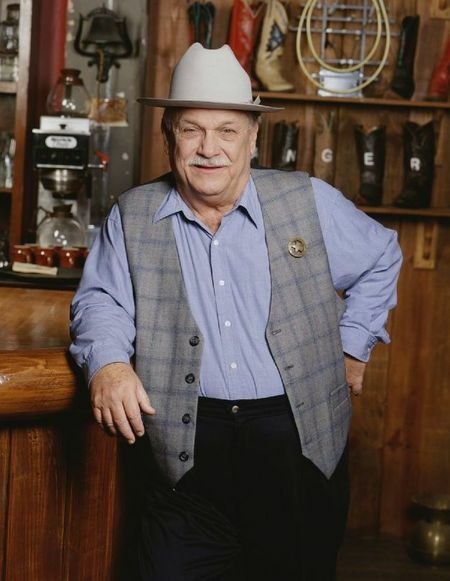 C.D. Parker nel suo bar in stile texano