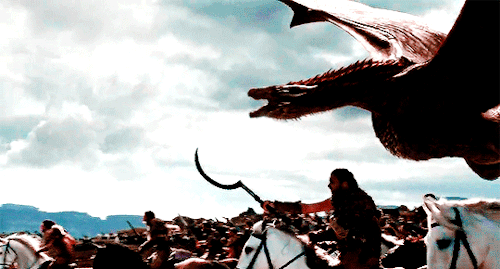 Drogon vola con i dothraki