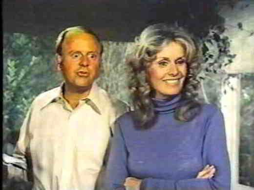Tom e Joan Bradford in una scena de La famiglia Bradford