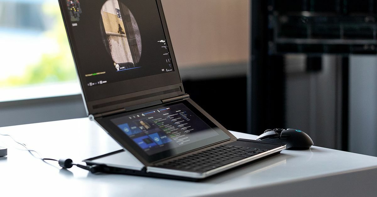 Foto del prototipo del laptop di Intel con doppio schermo