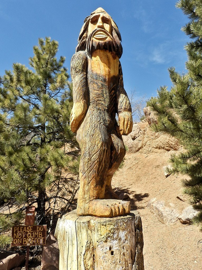 Una stata in legno del Bigfoot