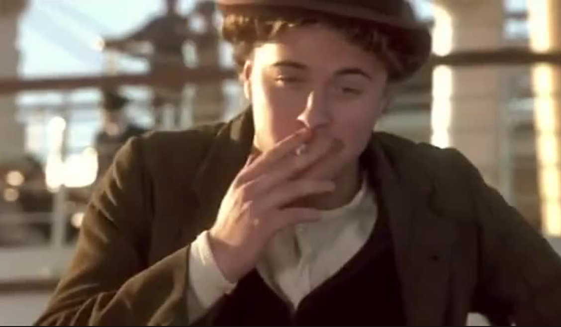 Tommy Ryan in una scena di Titanic
