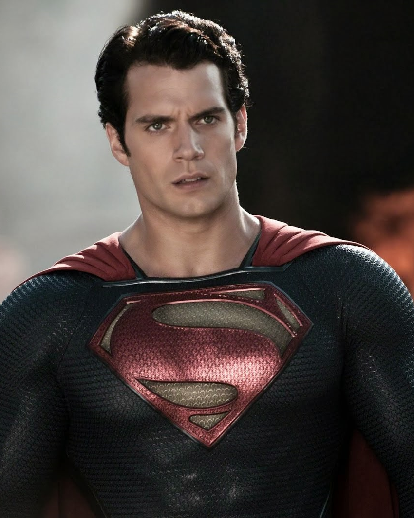 Mezzobusto di Henry Cavill nel costume di Superman