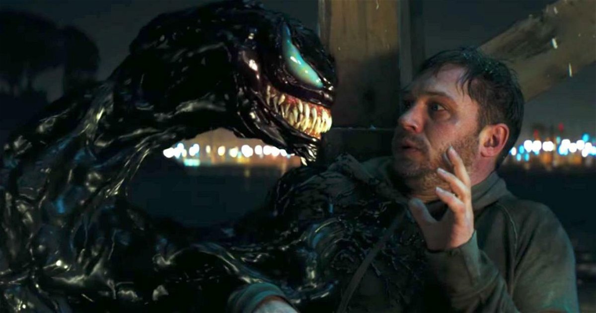 Tom Hardy in una sequenza di Venom