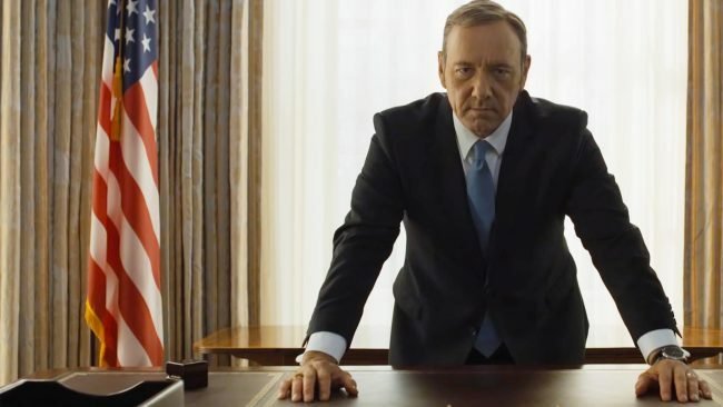 Kevin Spacey in una scena delle serie Tv House of Cards 