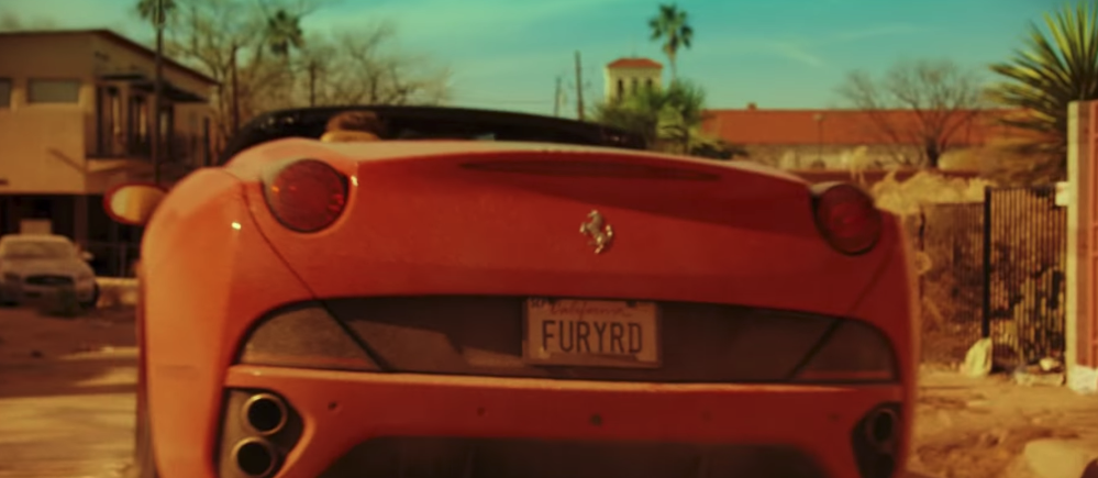 La targa della Ferrari di Josh nella serie Daybreak è un omaggio a Mad Max: Fury Road