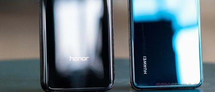 Un dettaglio di uno smartphone Honor