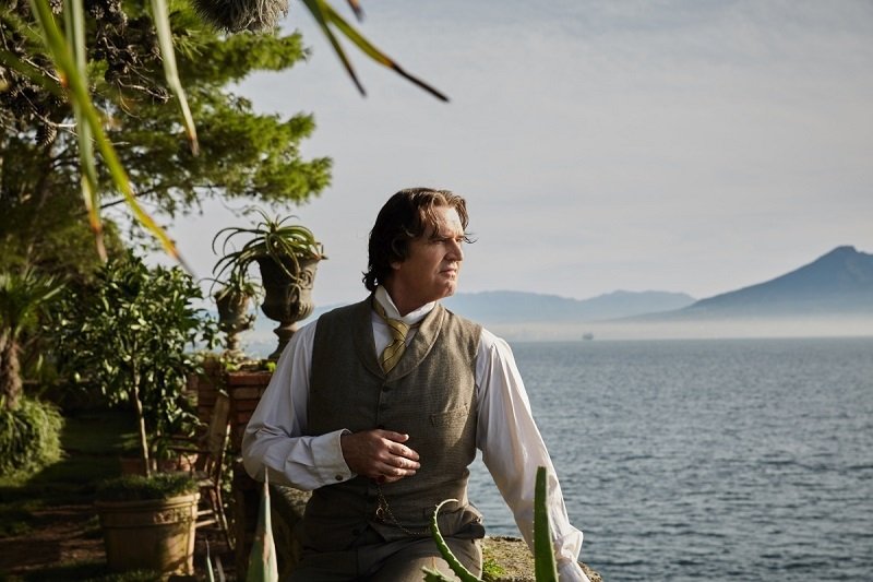 Rupert Everett è Oscar Wilde a Napoli