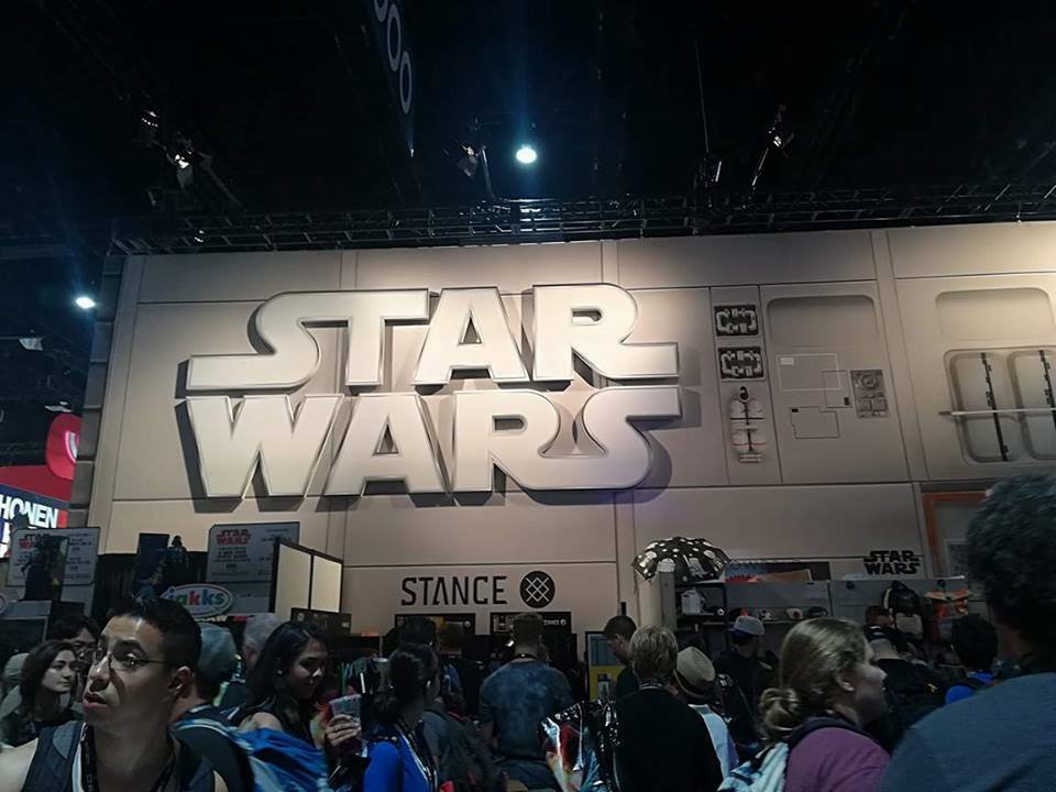 Esterno dello stand di Star Wars all'interno della Exhibit Hall al San Diego Comic-Con 2017