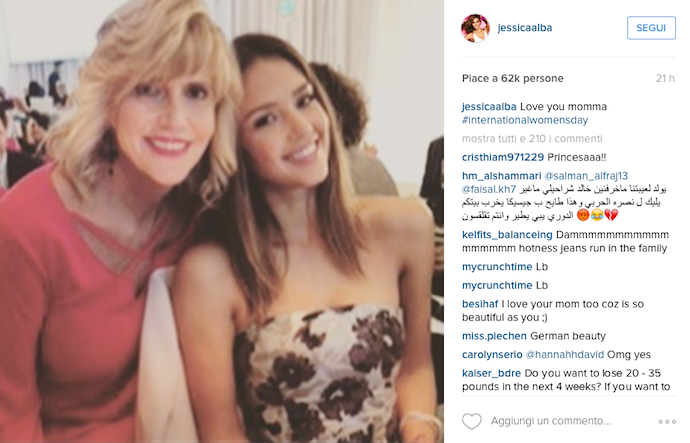 Foto di Jessica Alba con sua madre postata su Instagram