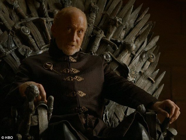 Charles Dance nei panni di Tywin Lannister in Game of Thrones