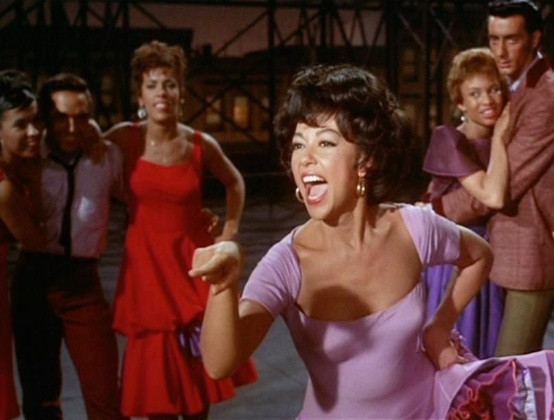 Rita Moreno in una scena dell'originale West Side Story del 1961