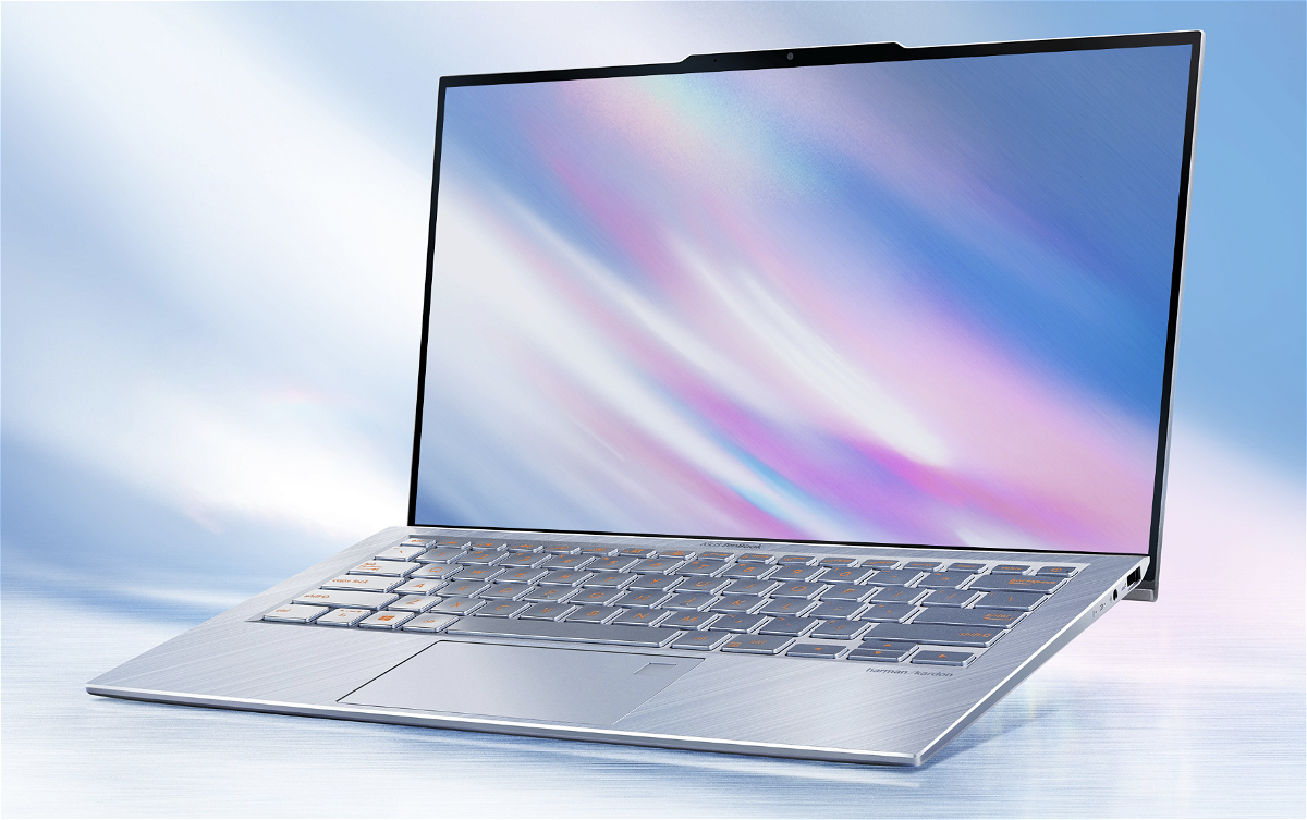 Immagine stampa dello ZenBook S13 di ASUS