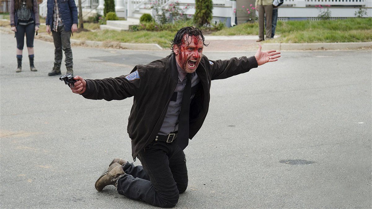 Rick in una scena della quinta stagione di The Walking Dead