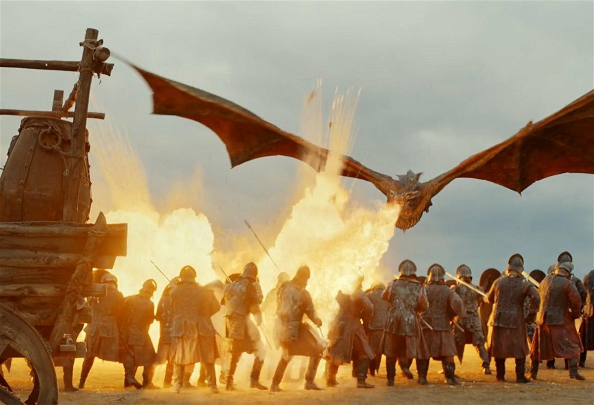 Drogon obbedisce al comando di Daenerys e incenerisce i nemici