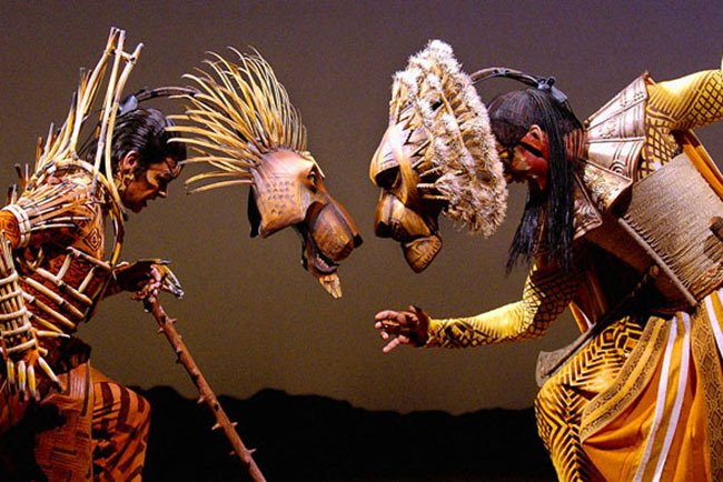 Un'immagine con due dei protagonisti del musical de Il Re Leone