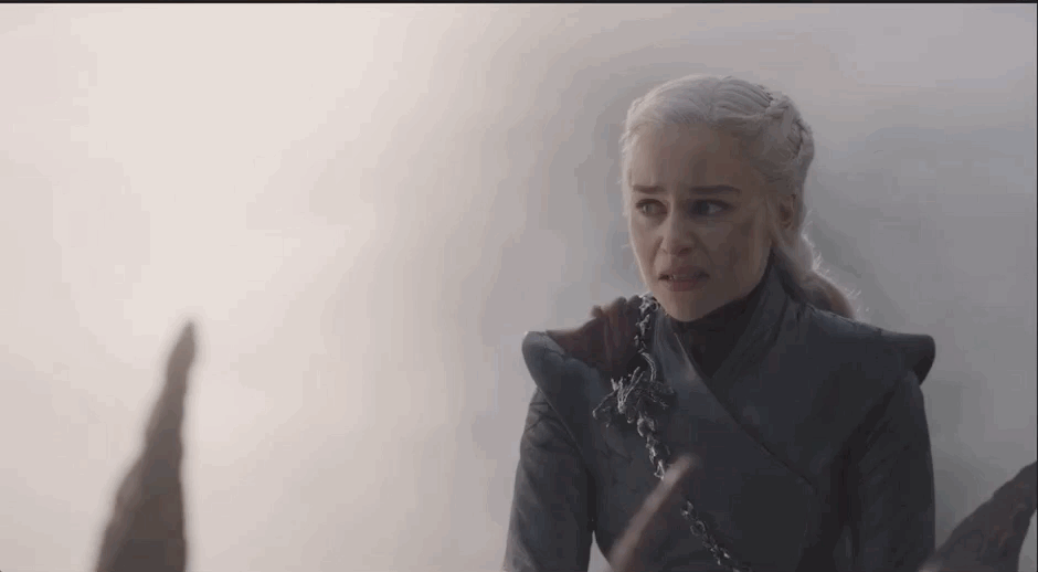 Daenerys furiosa sul dorso di Drogon