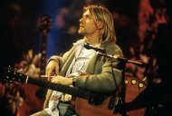 Copertina di Frances Bean Cobain perde la storica chitarra di Kurt Cobain nel divorzio