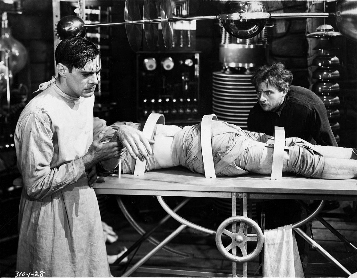 Una scena di Frankenstein del 1931