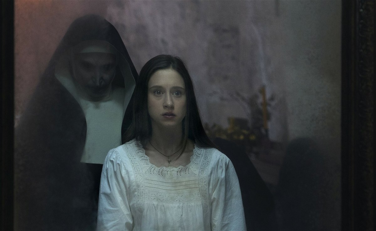 Una scena dal film The Nun - La vocazione del male
