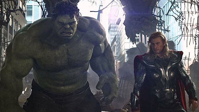 Thor e Hulk in una scena di The Avengers: Age of Ultron