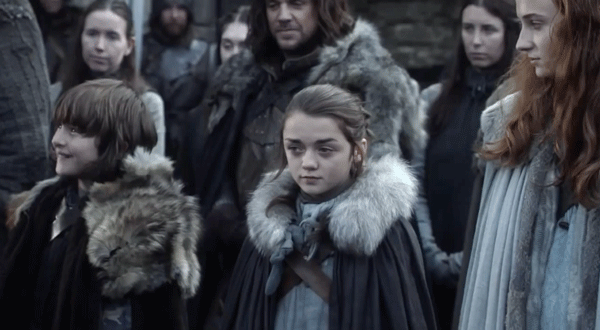 Isaac Hempstead-Wright, Maisie Williams e Sophie Turner in Game of Thrones 1x01