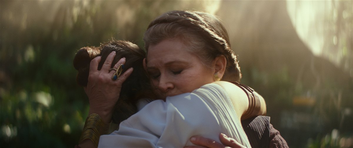 L'abbraccio di Rey e Leia nel trailer