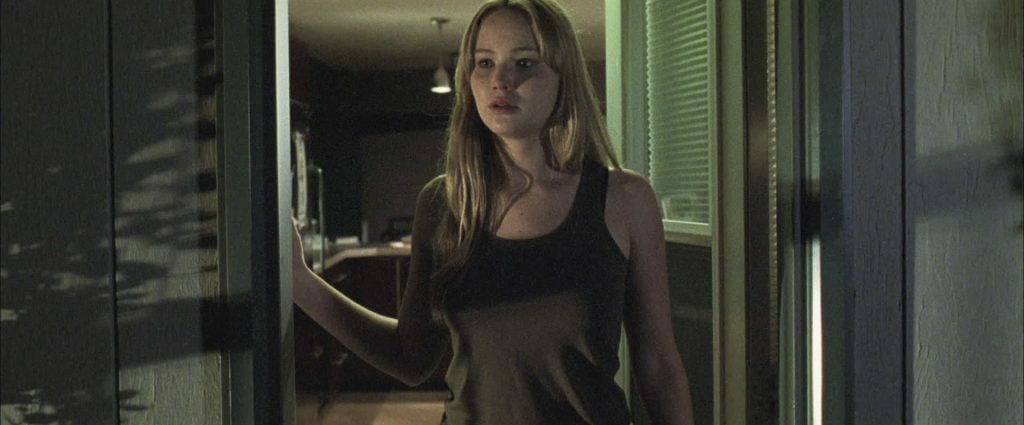 Una scena dal film Mother! con Jennifer Lawrence
