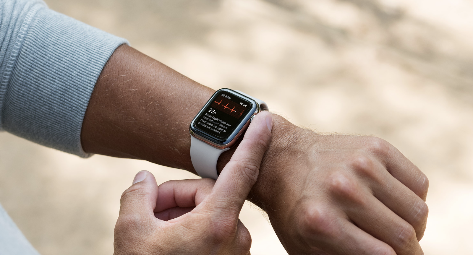 Clicca per vedere l'immagine originale Immagine stampa per la funzione ECG di Apple Watch Series 4