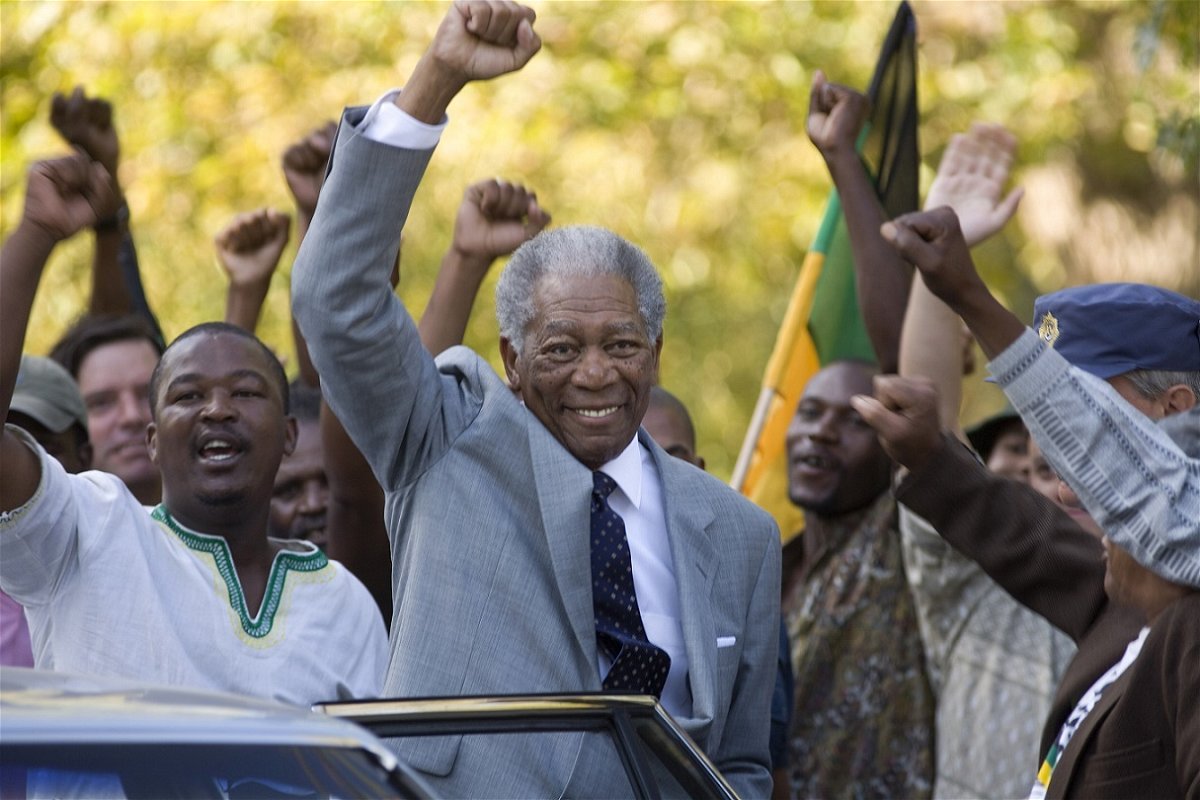 Morgan Freeman interpreta Nelson Mandela in Invictus