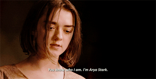 Una GIF con Arya Stark