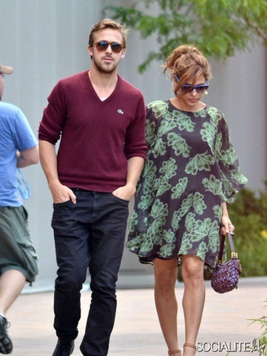 Ryan Gosling a passeggio con Eva Mendes incinta
