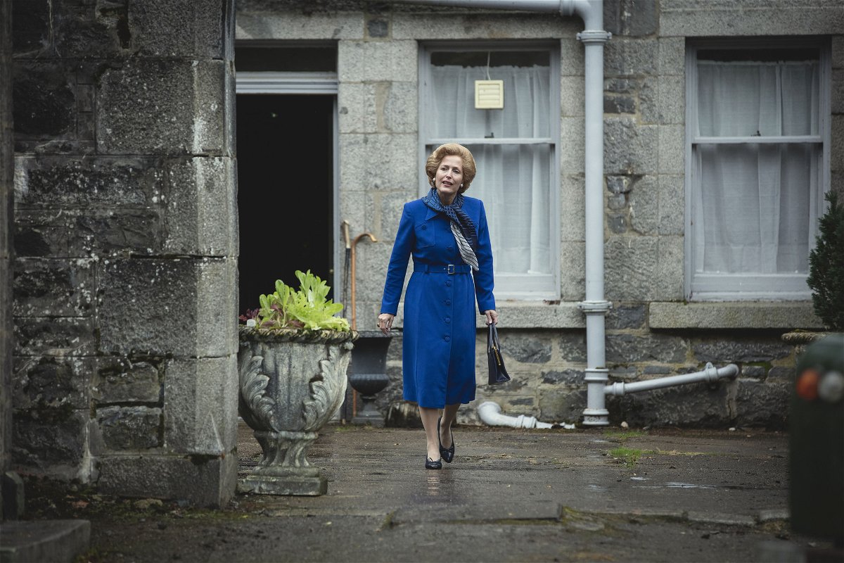 Margaret Thatcher che cammina