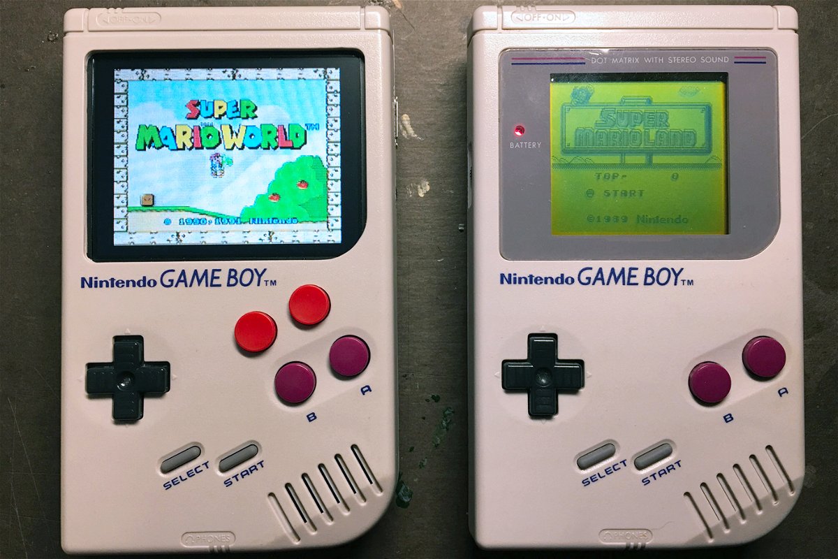 La cover che trasforma lo smartphone in un Game Boy