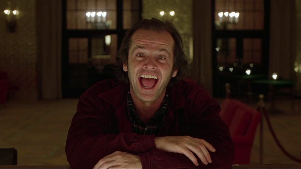 Jack Nicholson interpreta Jack Torrance nel film Shining diretto da Stanley Kubrick.