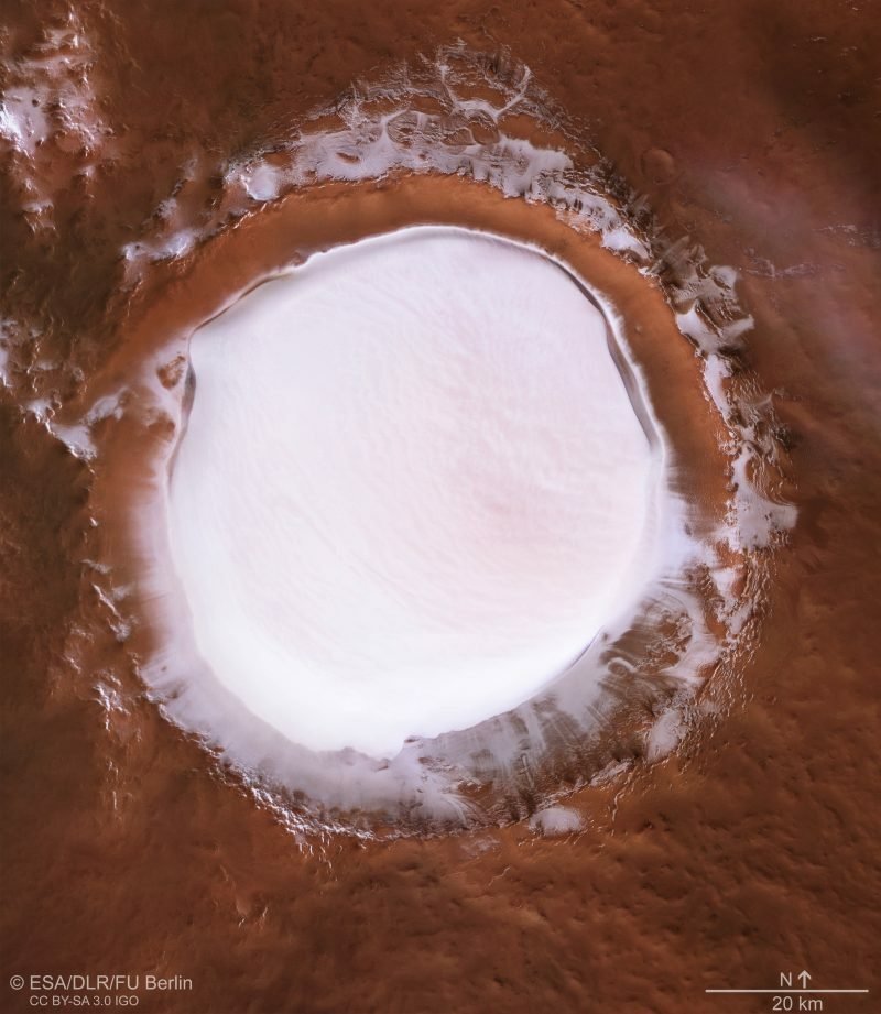Una foto dall'alto del cratere Korolev