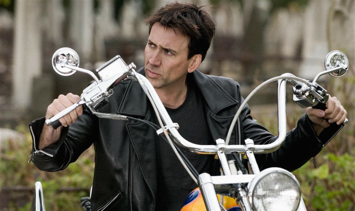 Nicolas Cage in una scena di Ghost Rider