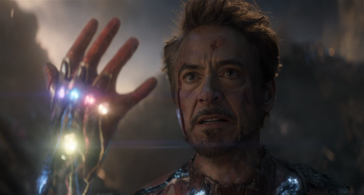 Iron Man (Robert Downey Jr.) prima di schioccare le dita in Avengers: Endgame