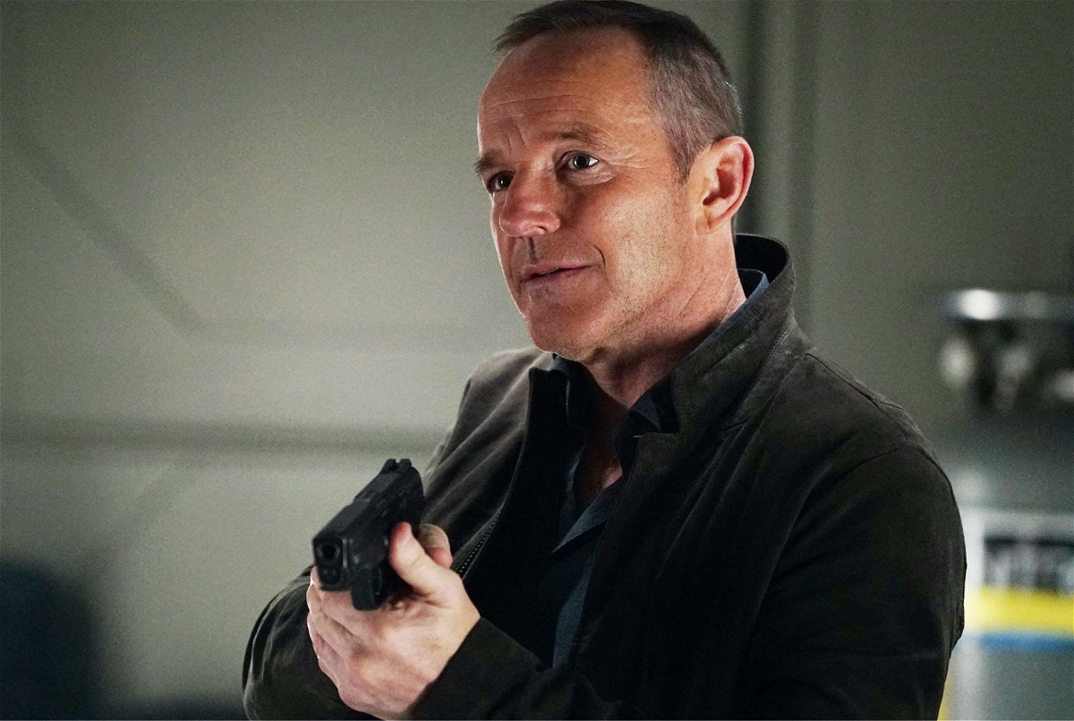 Phil Coulson con la pistola